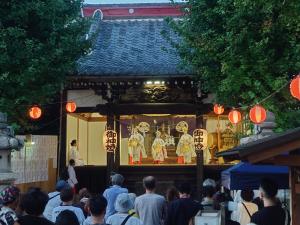 舞を舞う巫女の皆さん