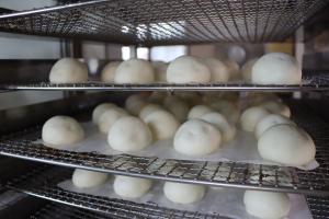 いがまんじゅうの中に入れる田舎まんじゅう