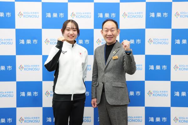 金井莉佳選手表敬訪問の様子