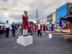 あいさつをする市長