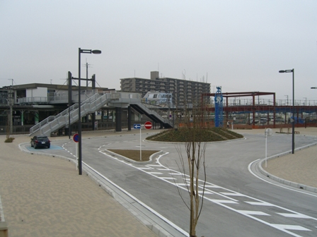 （写真）駅前広場