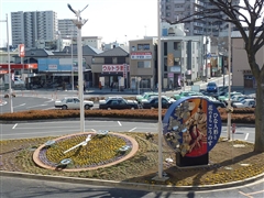 （写真）駅前広場2