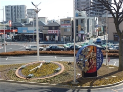 （写真）駅前広場2