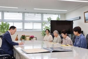活動の様子や市への要望について話される団体会長