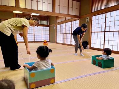 ひなおやクラブ活動写真　赤ちゃん運動会2