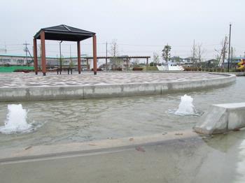 水遊びができる親水広場の画像