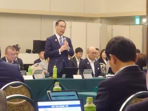 挨拶をする大野知事