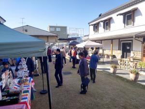 ひなの里で開催されたそらはなマルシェの様子