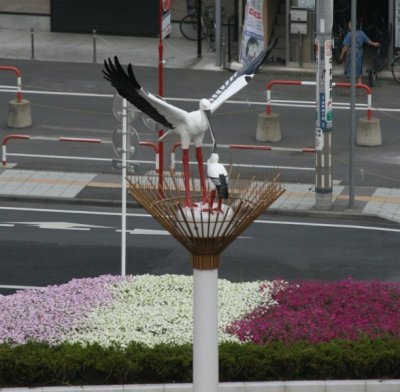 コウノトリモニュメント（鴻巣駅東口）