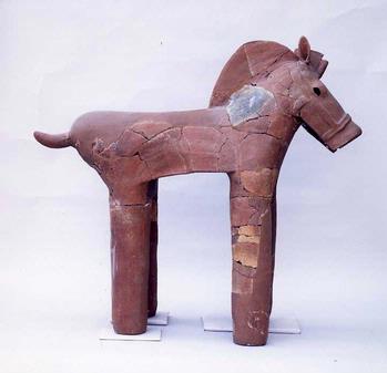 動物埴輪裸馬２の修復前の画像