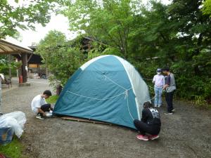 テント設営の様子